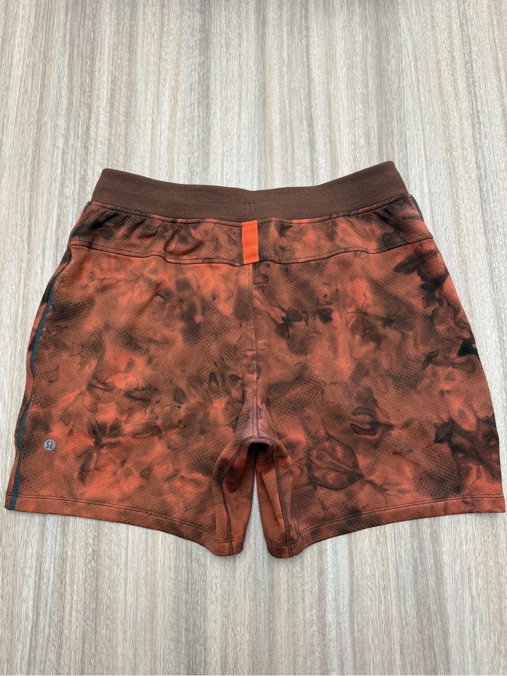 Lululemon Men’s Textured Tech Short Size Large in Diamond Dye Warm Coral